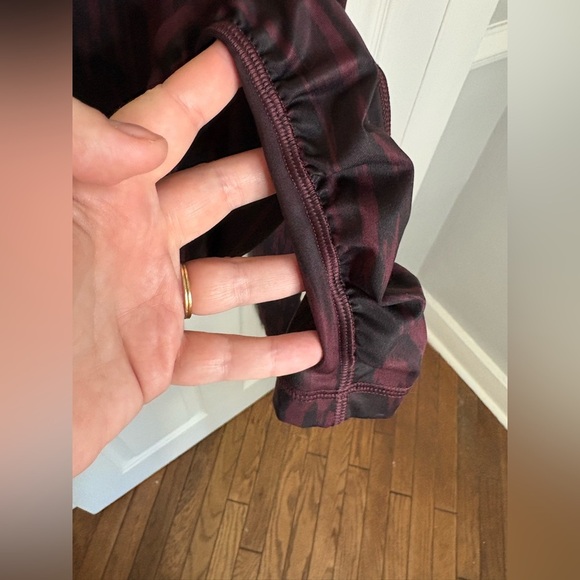 Lululemon Speed Tight IV | Painted Animal Bordeaux Drama Black | Size 6 - Picture 16 of 16